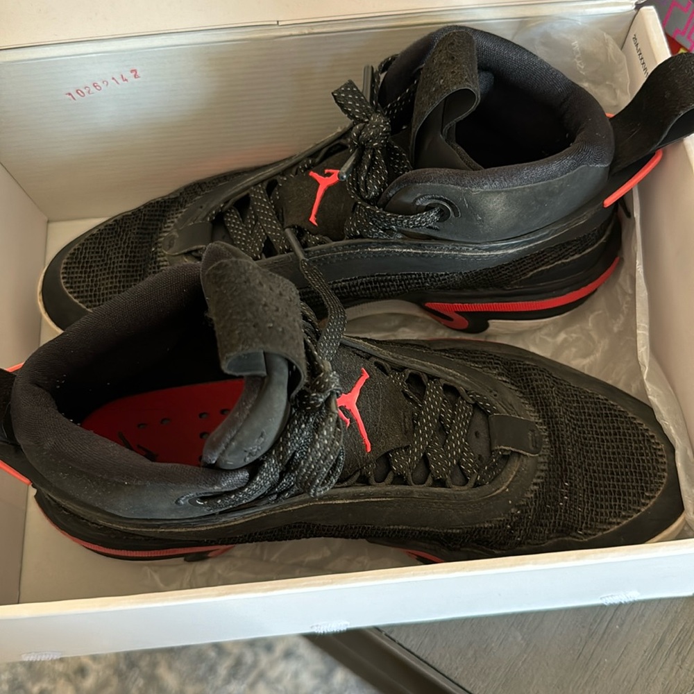 Jordan 36 Size 7 GS